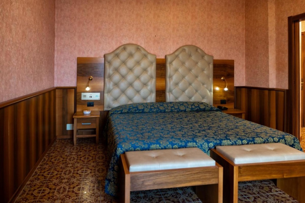 Room image 5